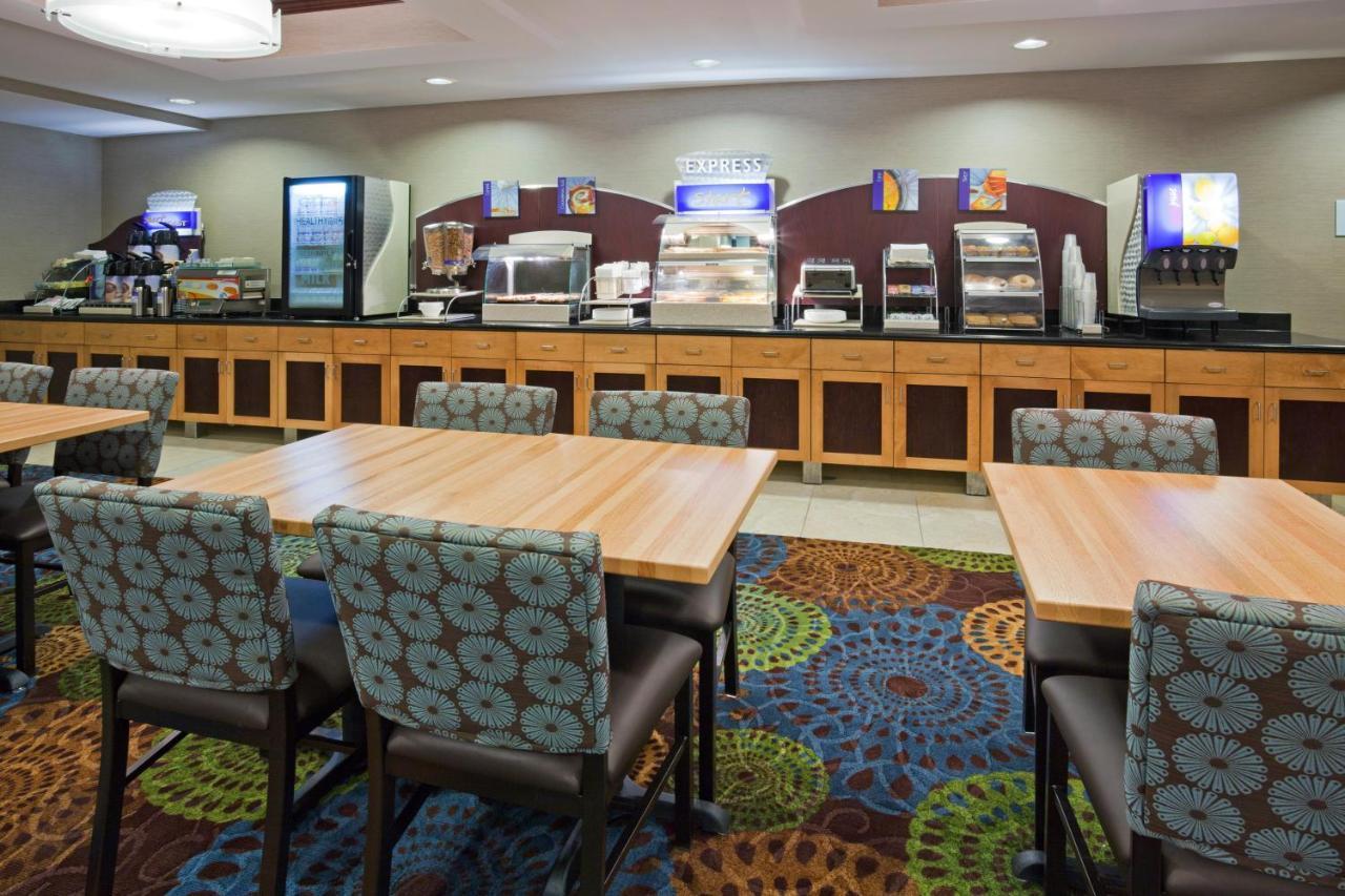 Holiday Inn Express And Suites Rochester West-Medical Center By Ihg Exteriér fotografie