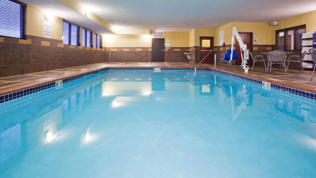 Holiday Inn Express And Suites Rochester West-Medical Center By Ihg Exteriér fotografie